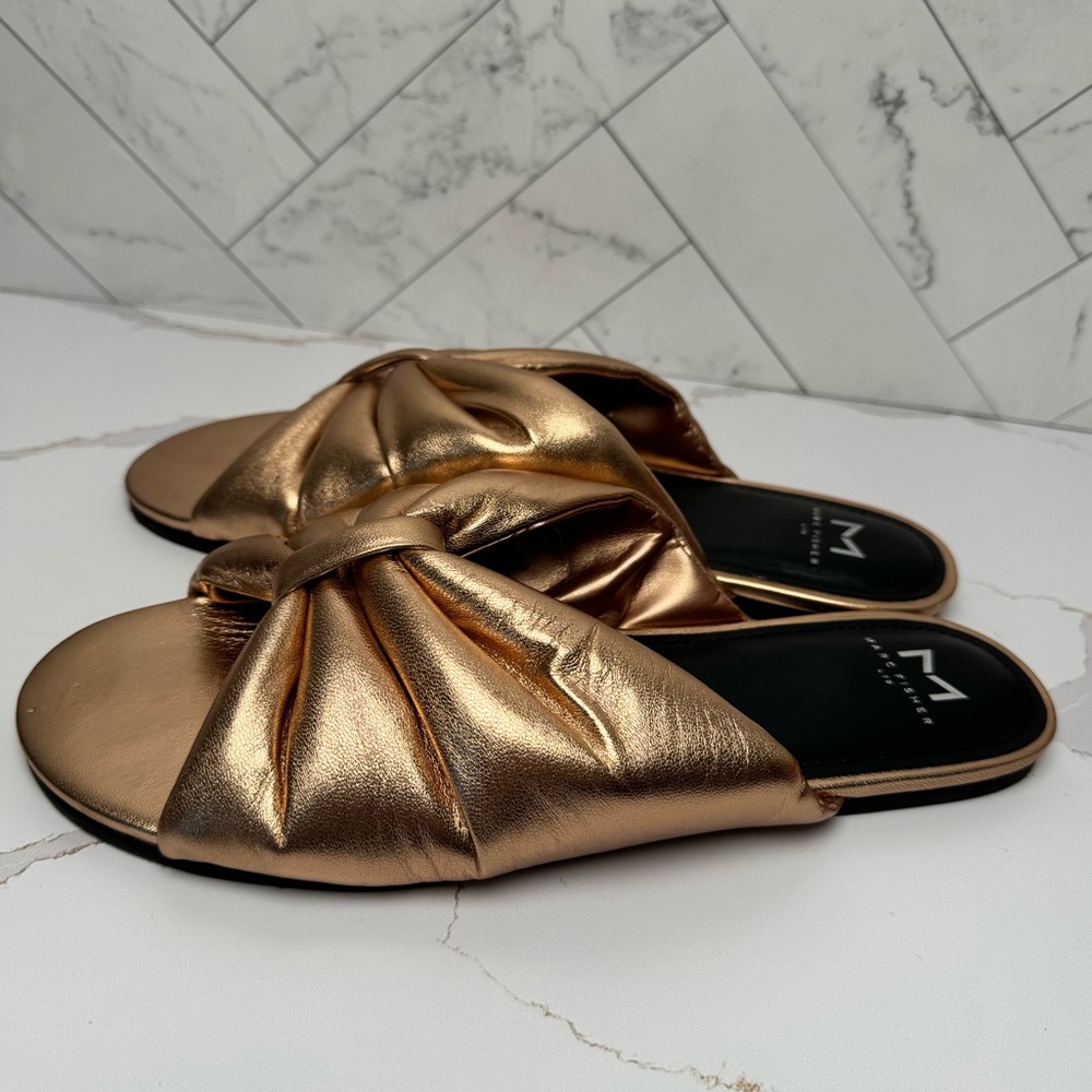 Marc Fisher Olita Flat Slide Sandal in Metallic Light Pink 8.5